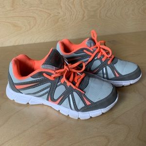 Danskin kids sneakers